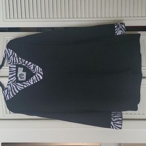 Like new! Vintage Storybook Knits Zebra glow v neck sweater